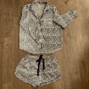 BB Dakota Animal Print Pajamas, Size L